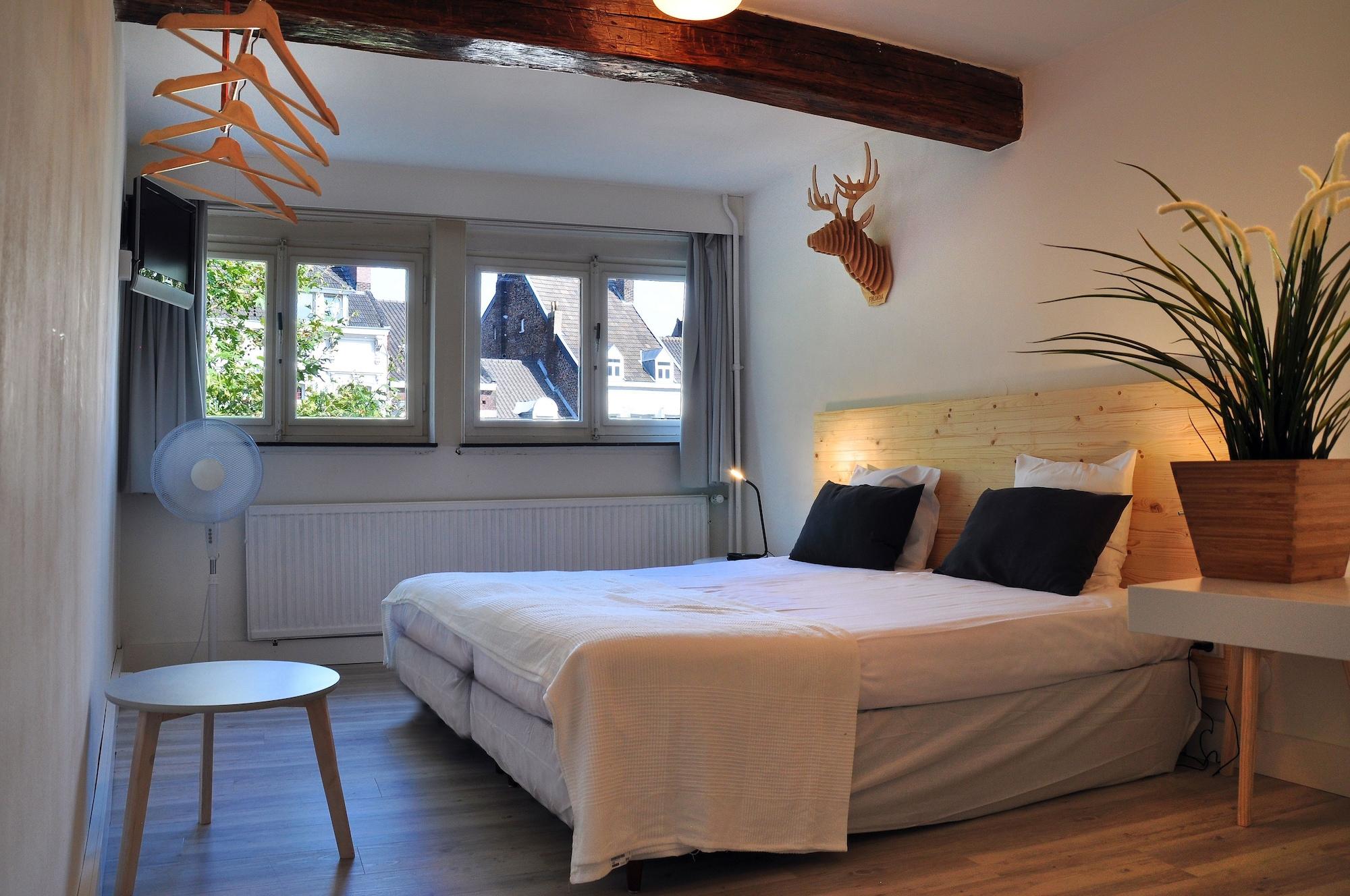 Hotel Beez Маастрихт Екстериор снимка